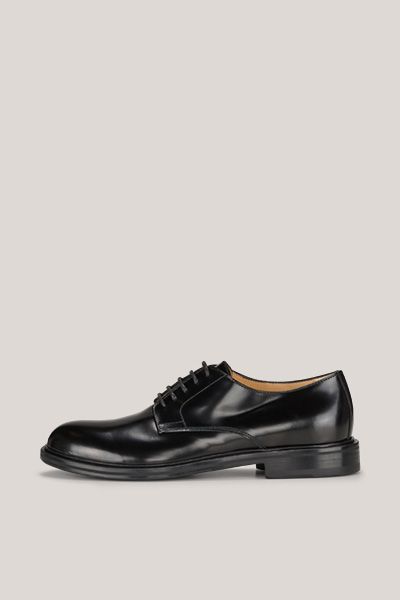 Geschnürte Derby-Schuhe aus poliertem Leder