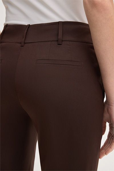 Perforierte Leder-Ballerinas mit Riemchen