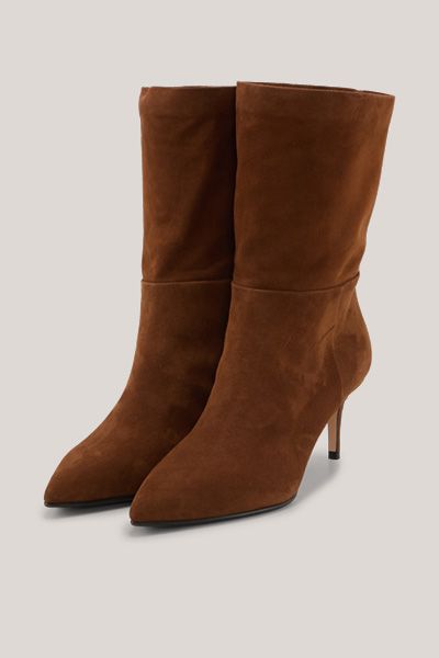 Spitze Stiefel aus Veloursleder