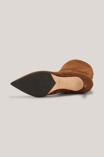 Spitze Stiefel aus Veloursleder