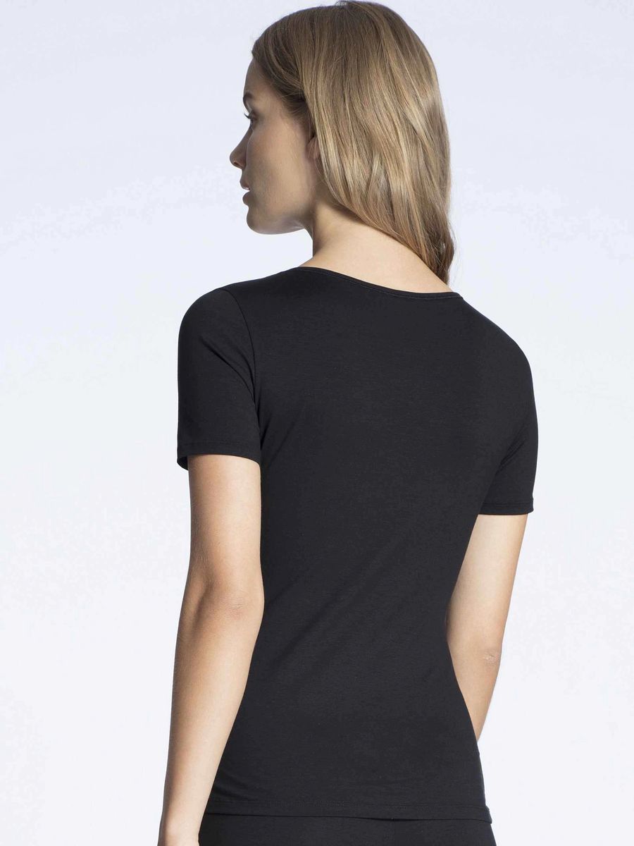 Essentials Slim-T-Shirt mit Rundhalsausschnitt