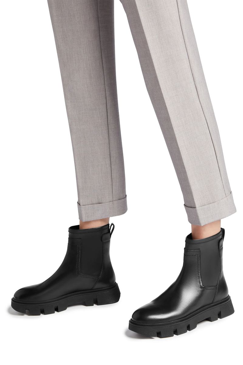 Leder-Stiefeletten mit markanter Profilsohle