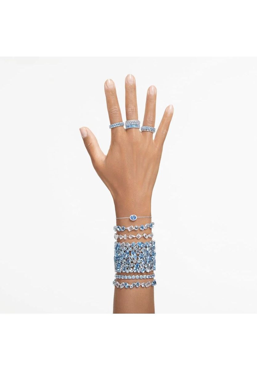 Armband mit verschieden geschliffenen Kristallen
