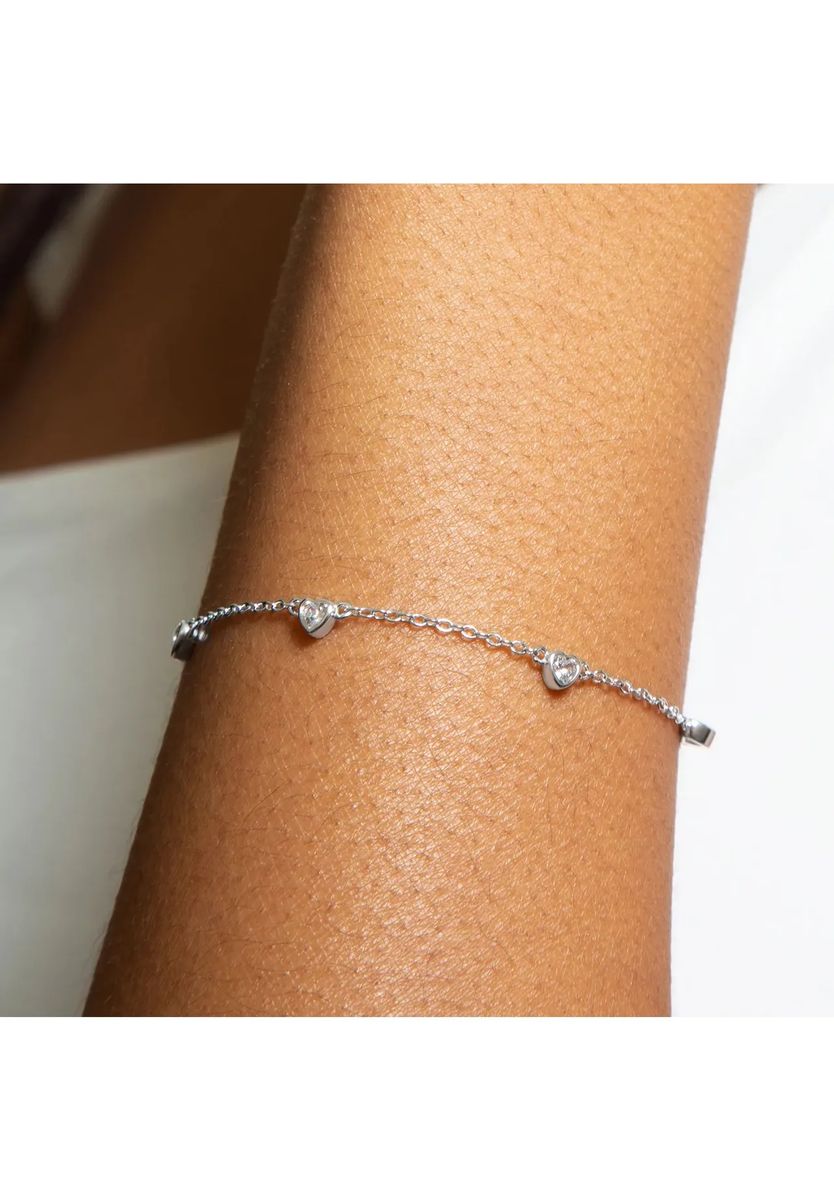 Elegantes Armband mit Zirkonia-Anhängern
