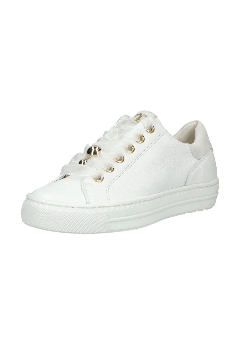 Feminine Ledersneaker mit Satinschnürsenkeln