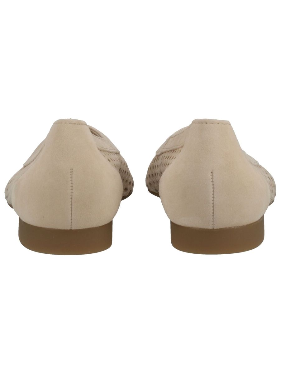 Elegante perforierte Ballerinas mit Kappe
