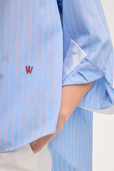 Gestreifte Baumwollbluse mit Roll-up-Ärmeln