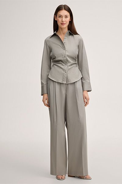 Hochtaillierte Marlene-Hose mit weitem Bein