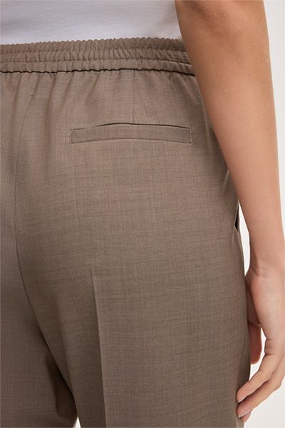 Bundfaltenhose aus Schurwolle im Jogger-Stil