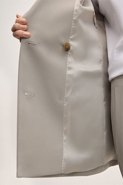 Zweireihige Crepe-Weste mit Revers