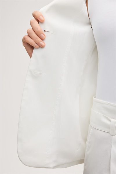 Taillierter Baumwoll-Stretch-Blazer mit Revers