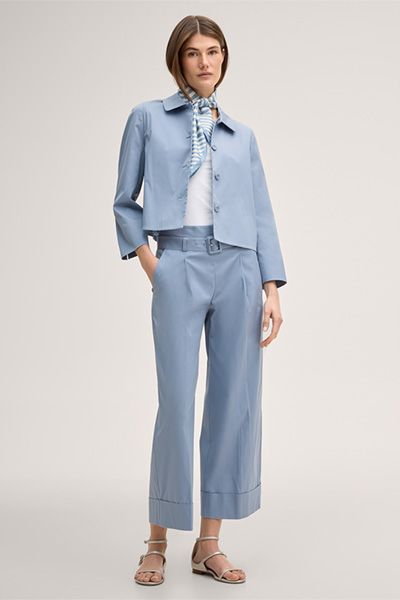 Kurzer Baumwollstretch-Blazer mit Umlegekragen