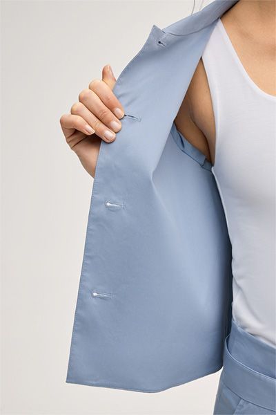 Kurzer Baumwollstretch-Blazer mit Umlegekragen
