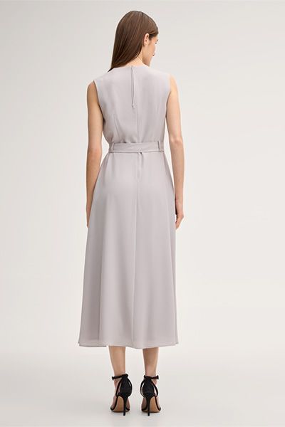 Ärmelloses Midi-Wickelkleid aus Crêpe