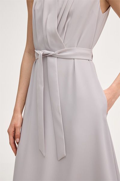 Ärmelloses Midi-Wickelkleid aus Crêpe