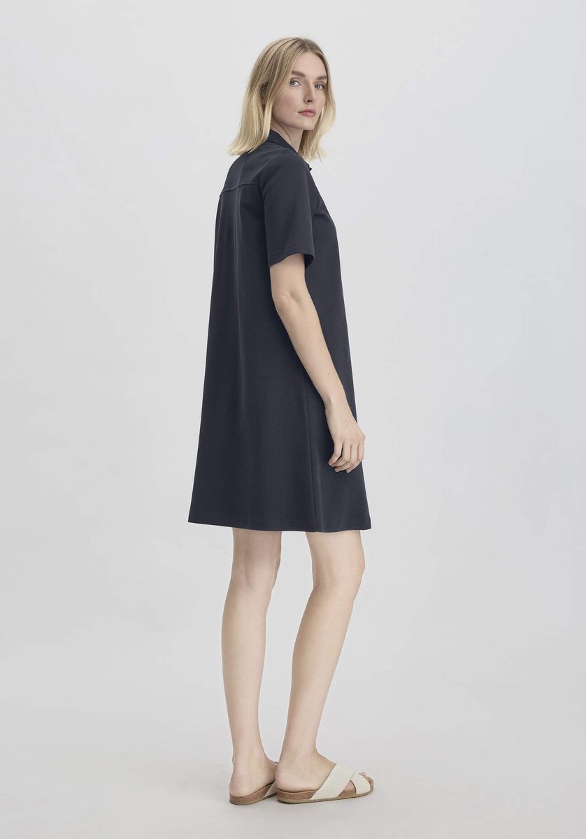 Entspanntes Polokleid aus Bio-Baumwolle