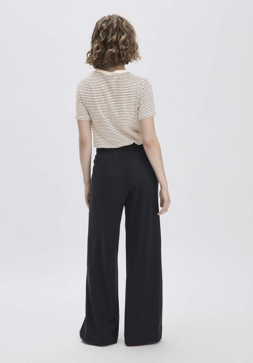 Entspannte Jersey-Hose mit weitem Bein