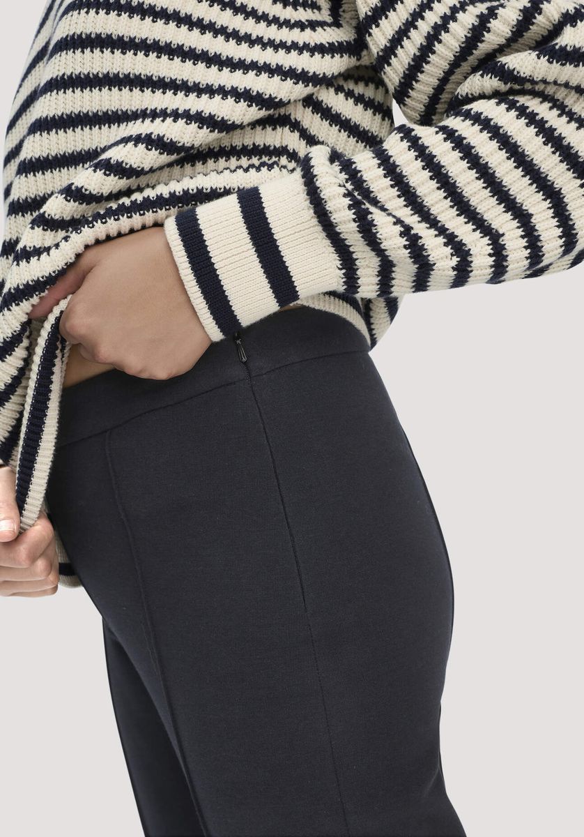 Verkürzte Jerseyhose mit schmalem Bein