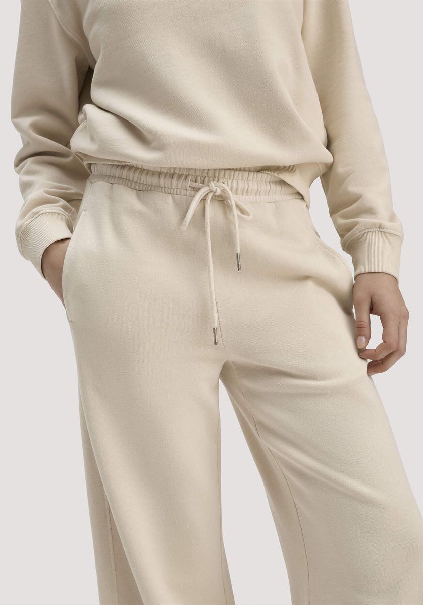 Relaxte Sweathose mit weitem Bein