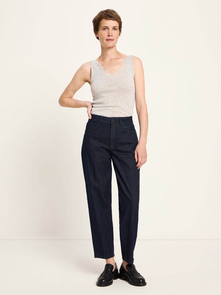 Minimalistische Tapered-Jeans aus Bio-Baumwolle
