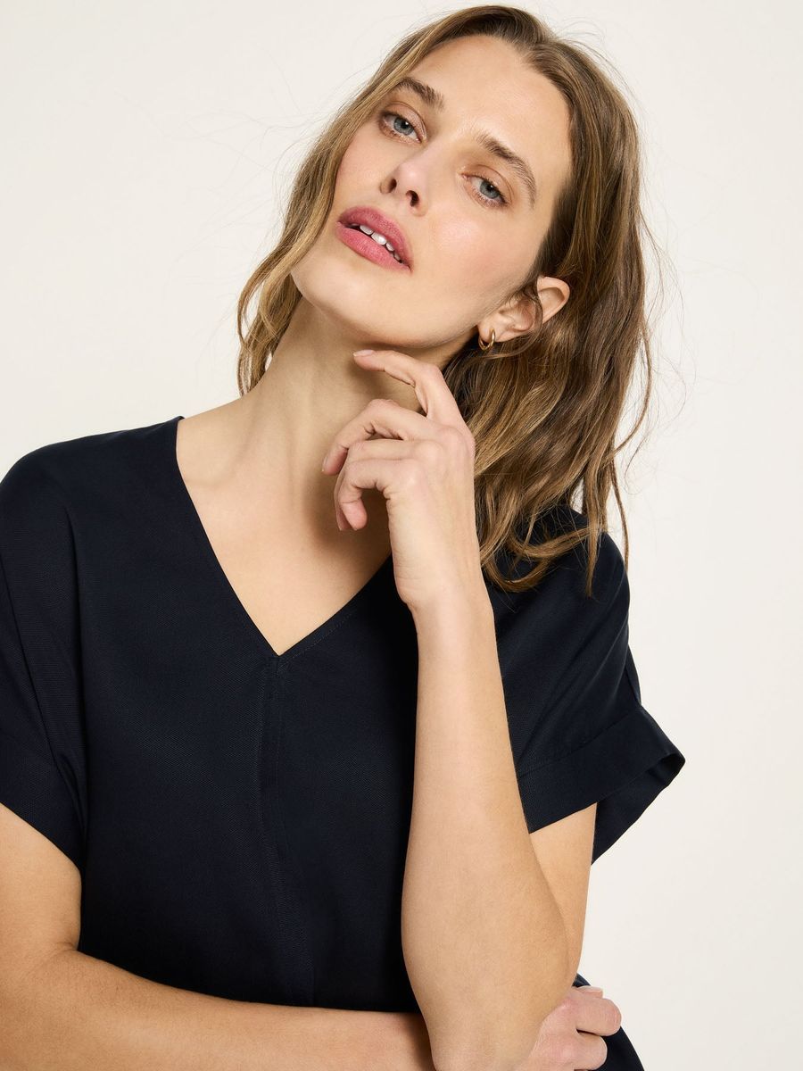 Fließendes Tencel-Blusenshirt mit V-Ausschnitt