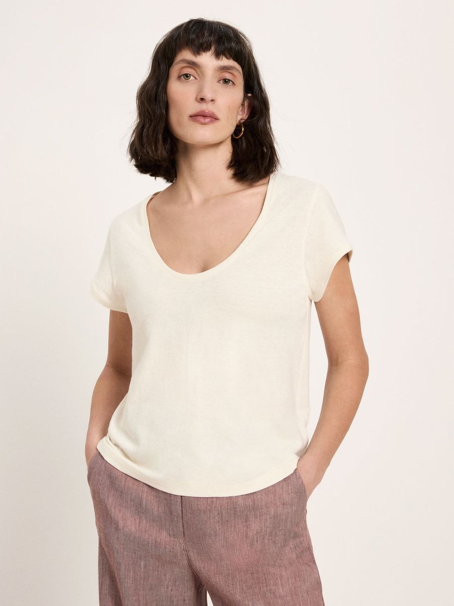 T-Shirt mit tiefem Rundhalsausschnitt