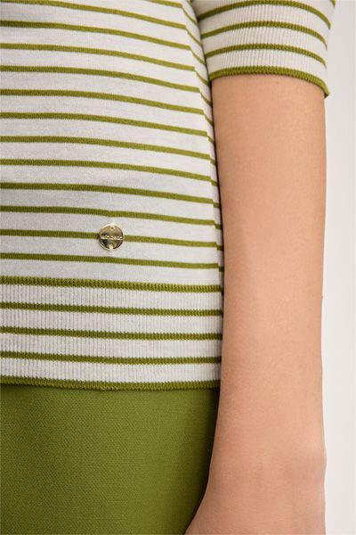 Gestreiftes Shirt mit U-Boot-Ausschnitt