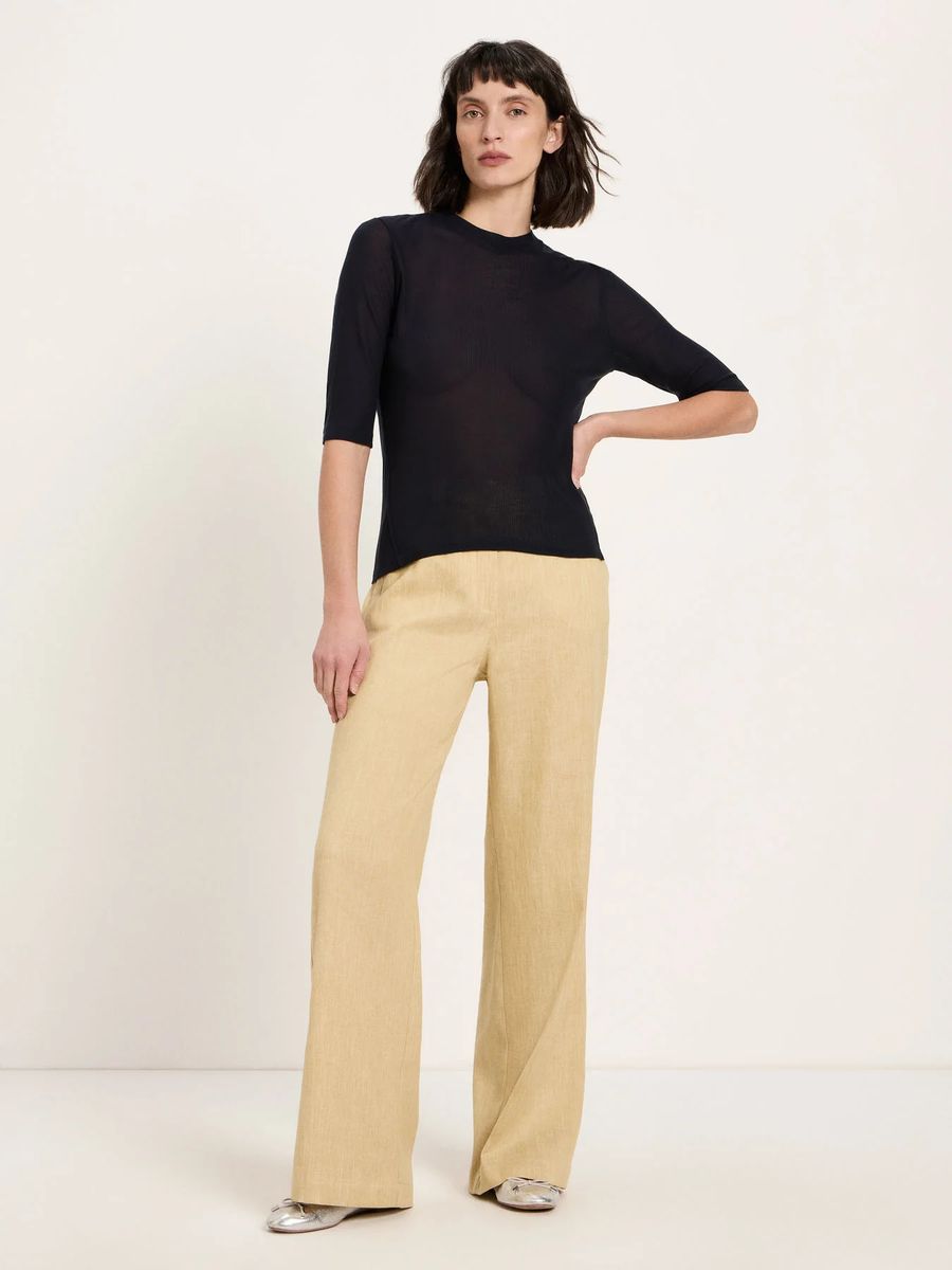 Elegantes Rippshirt mit Stehkragen