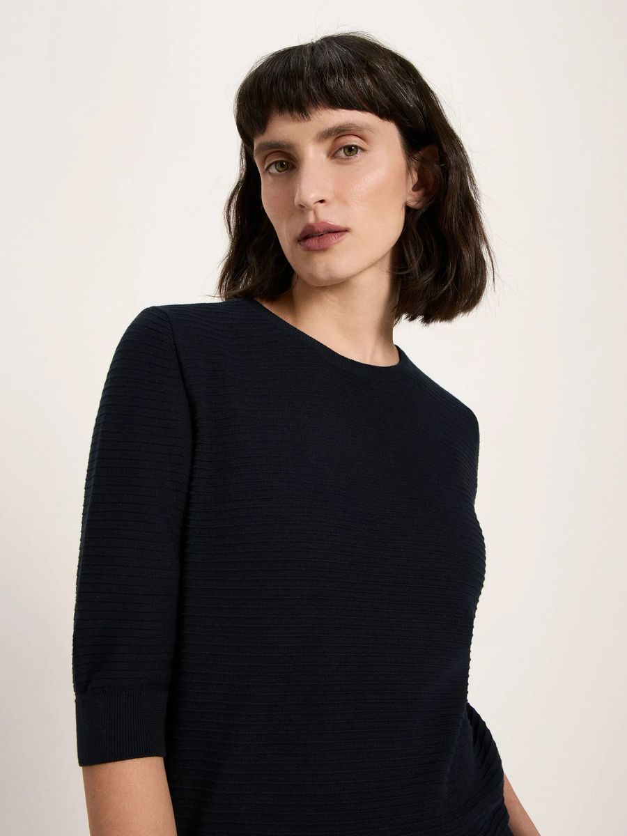 Minimalistischer Halbarmpullover mit Struktur