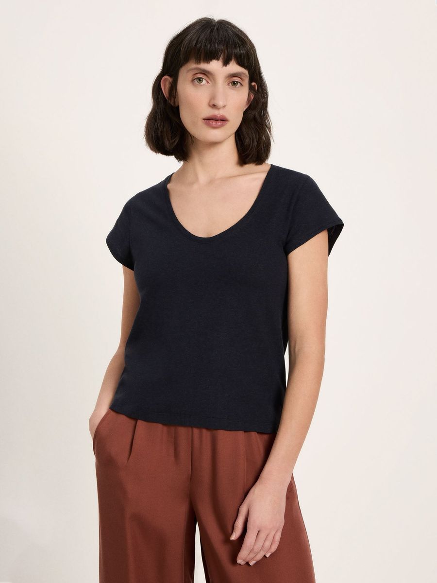 T-Shirt mit tiefem U-Ausschnitt