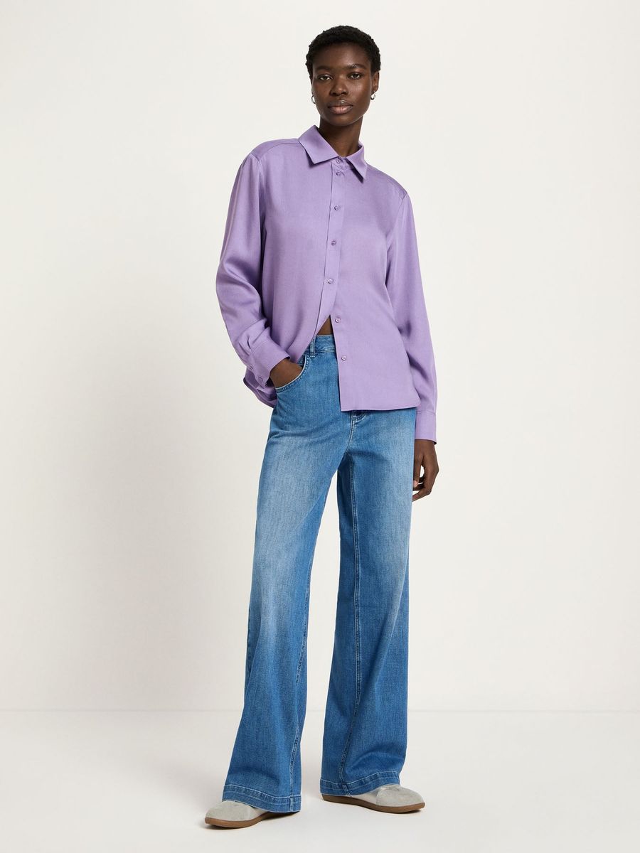 Minimalistische fließende Tencel-Hemdbluse