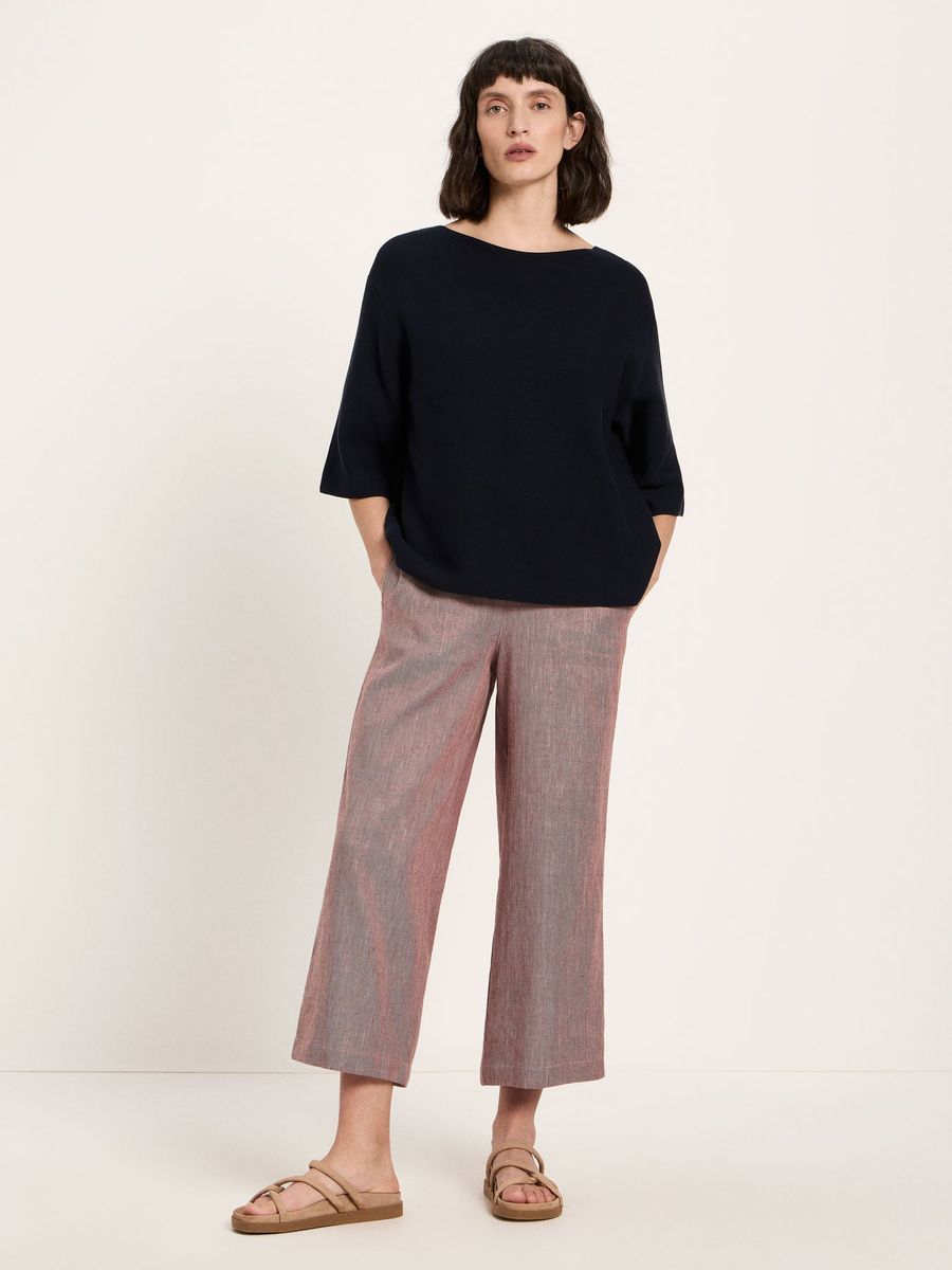 Minimalistischer Baumwollpullover mit U-Boot-Ausschnitt
