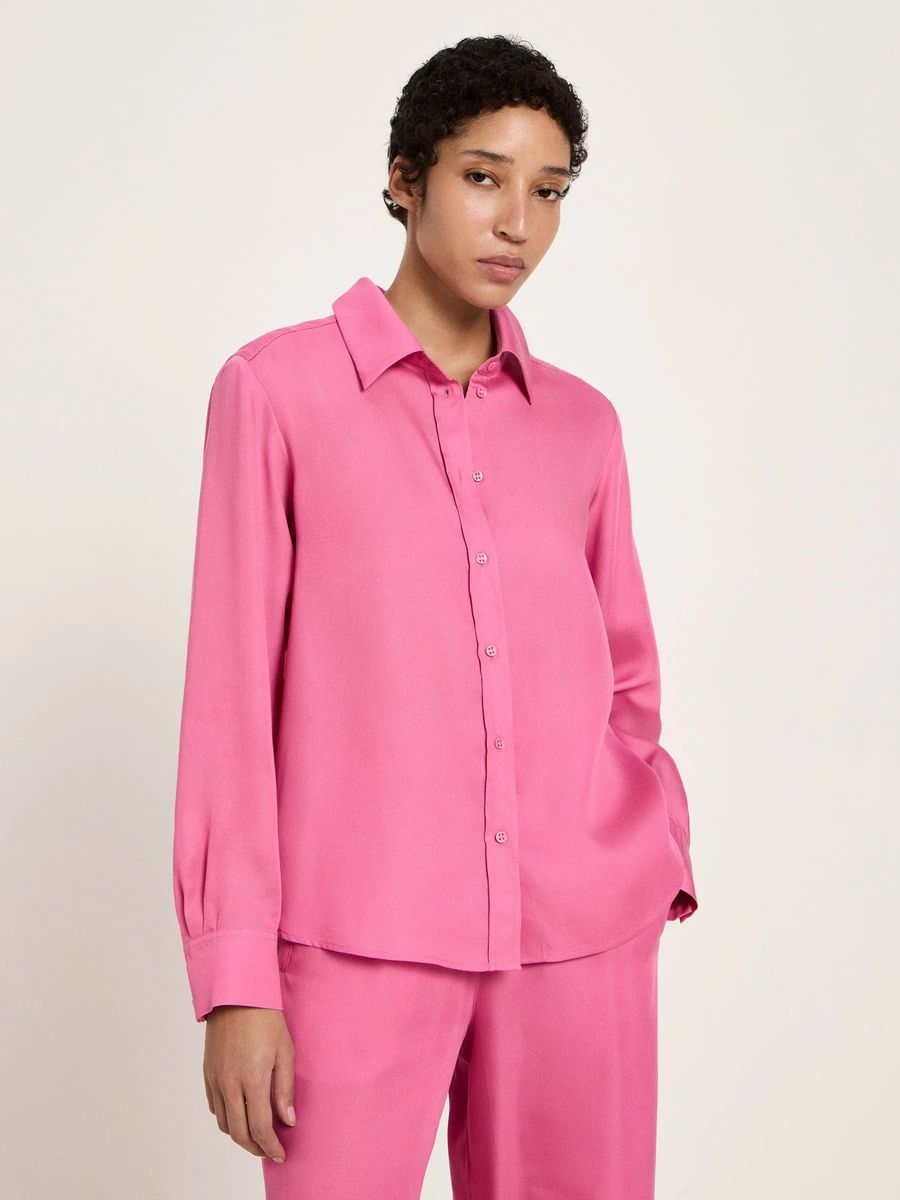 Minimalistische fließende Tencel-Hemdbluse