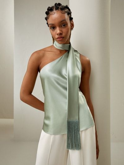 One-Shoulder Seidentop mit Schal