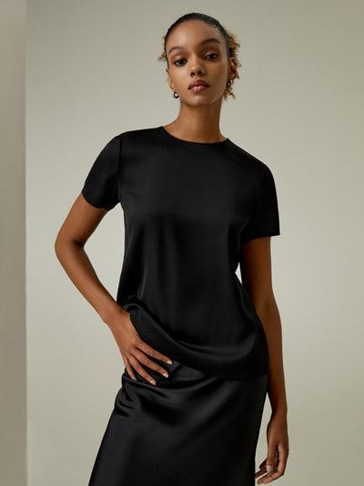 Minimalistisches Seiden-T-Shirt mit Rundhalsausschnitt