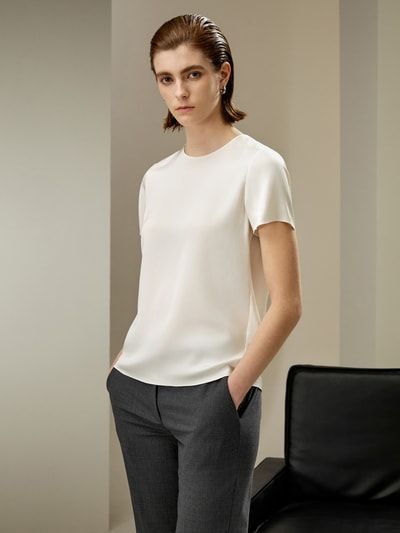 Minimalistisches Kurzärmeliges Seiden-T-Shirt