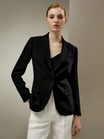 Taillierter Seidenkrepp-Blazer mit einem Knopf