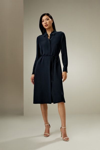 Elegantes Seiden-Hemdblusenkleid mit Gürtel
