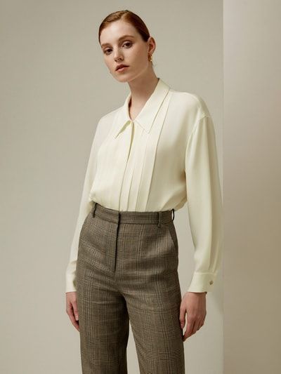 Elegante Seidenbluse mit Plissee-Vorderseite