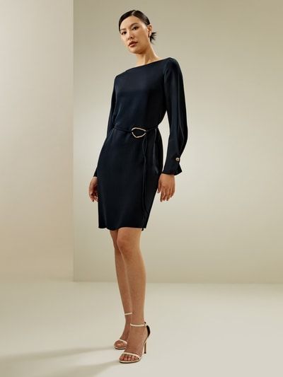 Elegantes Midikleid mit U-Boot-Ausschnitt