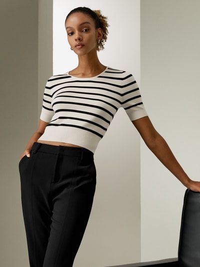 Gestreiftes Crop-Top aus Seidenstrick