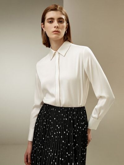 Elegantes Seidenhemd mit Perlenbesatz