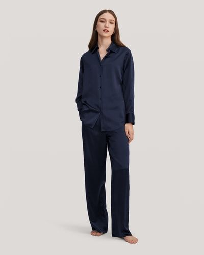 Minimalistisches Oversize Seiden Lounge-Set