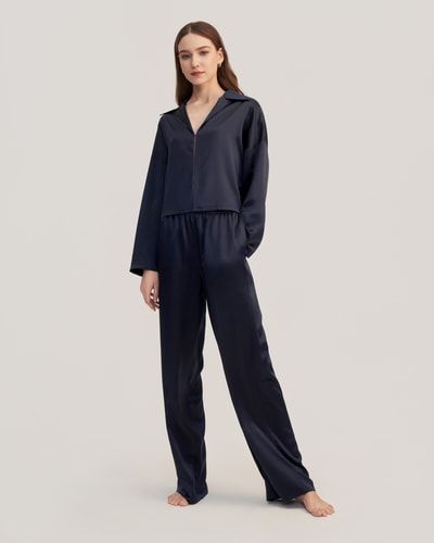 Minimalistisches Seiden-Pullover-Pyjama-Set