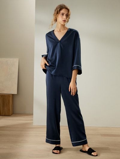 Elegantes Loungewear-Set aus Seiden-Wildleder