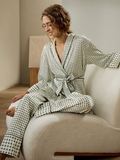 Elegantes Loungewear-Set mit geometrischem Muster