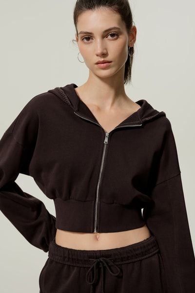 Minimalistischer kurzer Seidenfrottee Hoodie