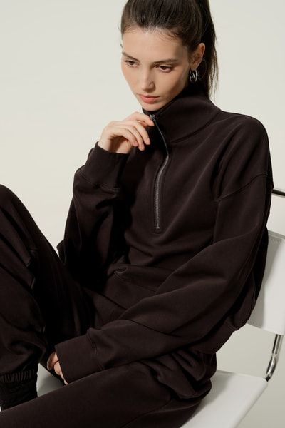 Sportlicher Retro-Pullover mit Halbreißverschluss