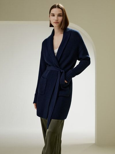Gerippte Merino-Wollstrickjacke mit Gürtel