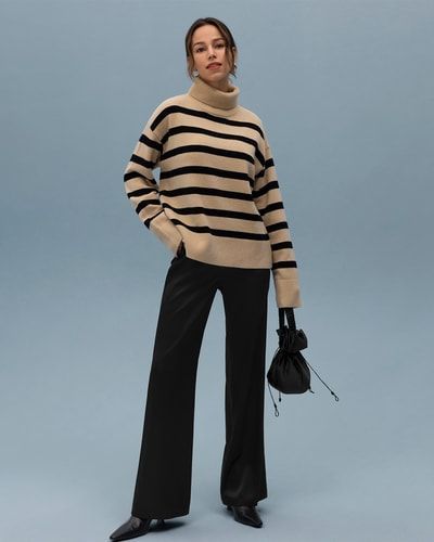 Gestreifter Strick-Rollkragenpullover